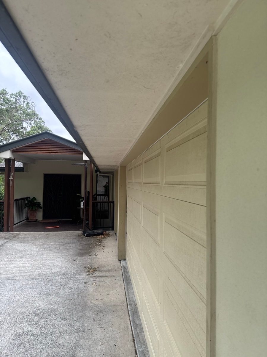 Eaves and rendered walls in Brisbane before Dript house washing